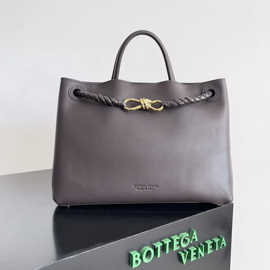 BV Full Leather Andiamo Casual 8 Button Bag