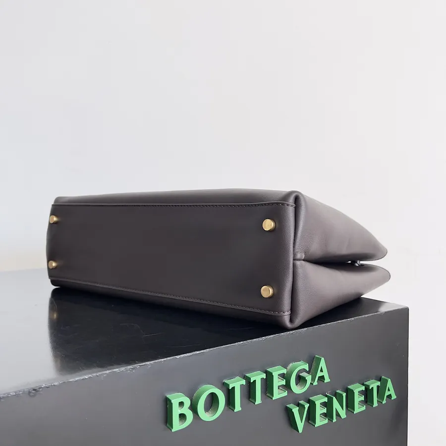 BV Full Leather Andiamo Casual 8 Button Bag