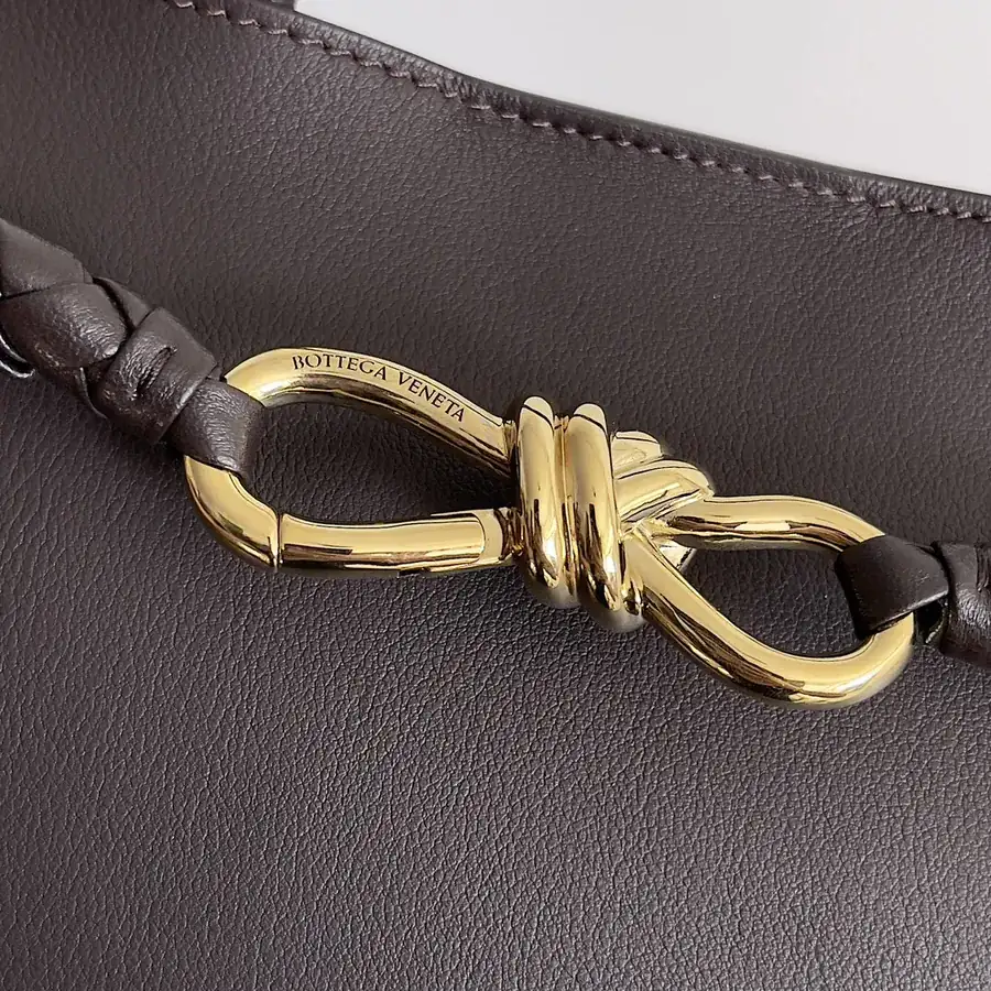 BV Full Leather Andiamo Casual 8 Button Bag