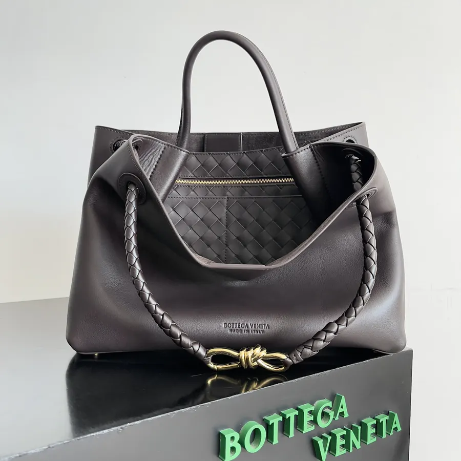 BV Full Leather Andiamo Casual 8 Button Bag