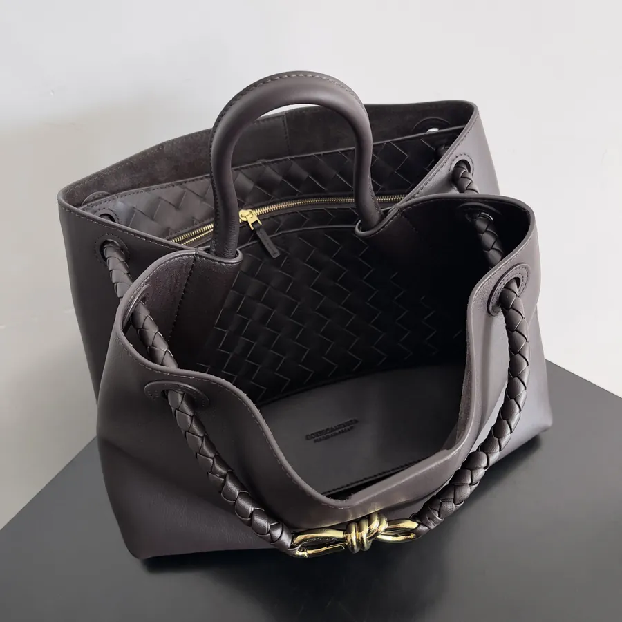 BV Full Leather Andiamo Casual 8 Button Bag