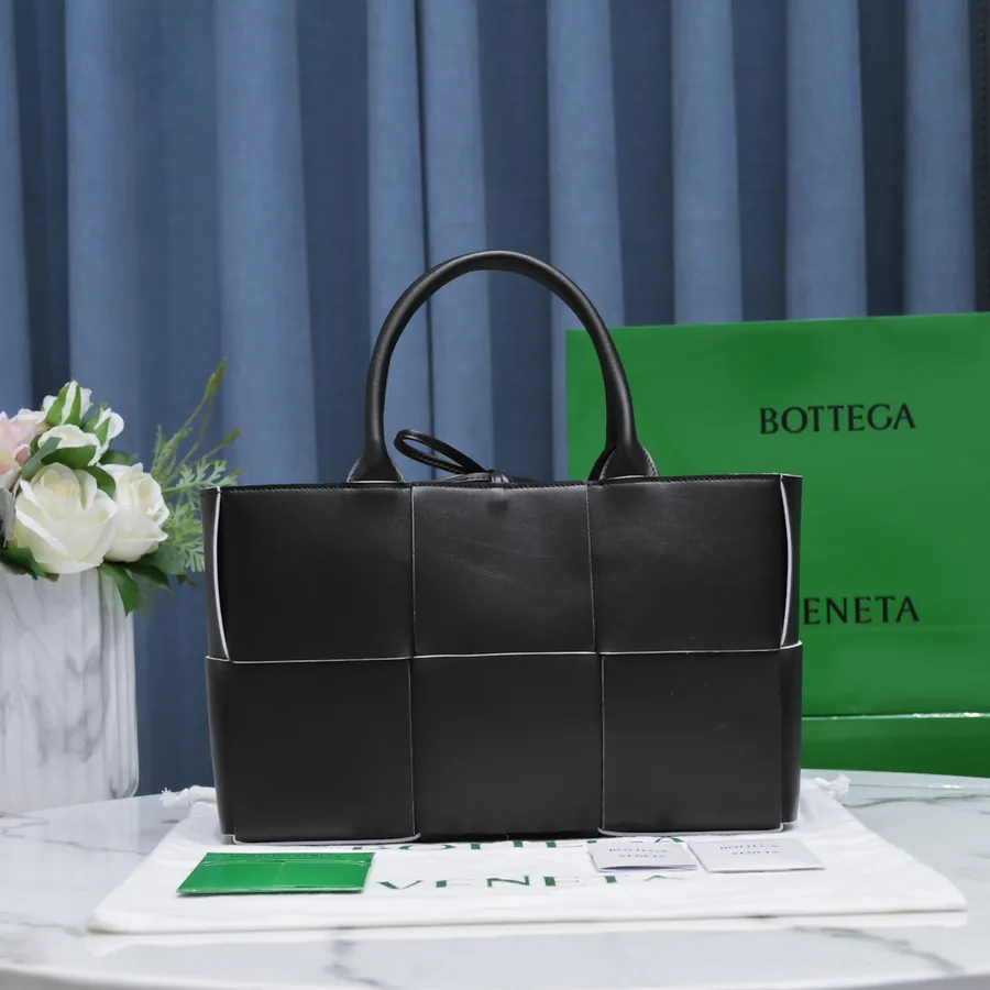 Arco Tote Handbag in Grained Calfskin