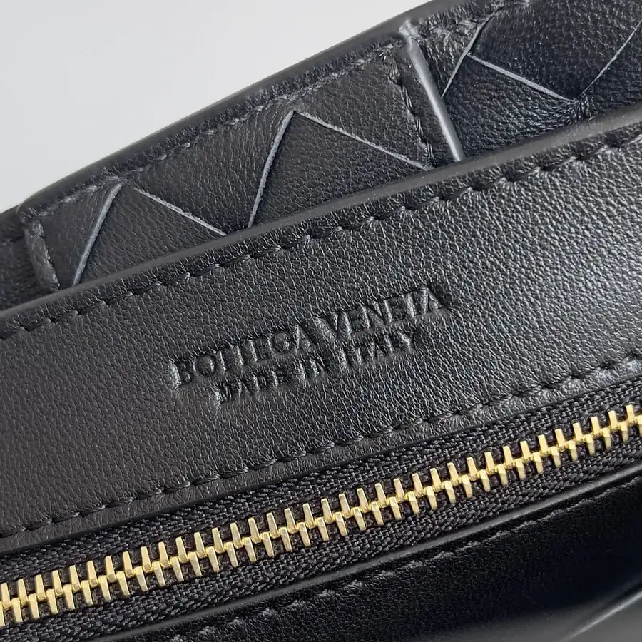 BOTTEGA VENETA Andiamo Mini Chain Bag