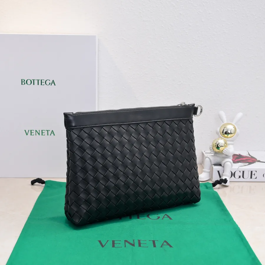 Bottega Veneta Secundo Tote Minimalist Design