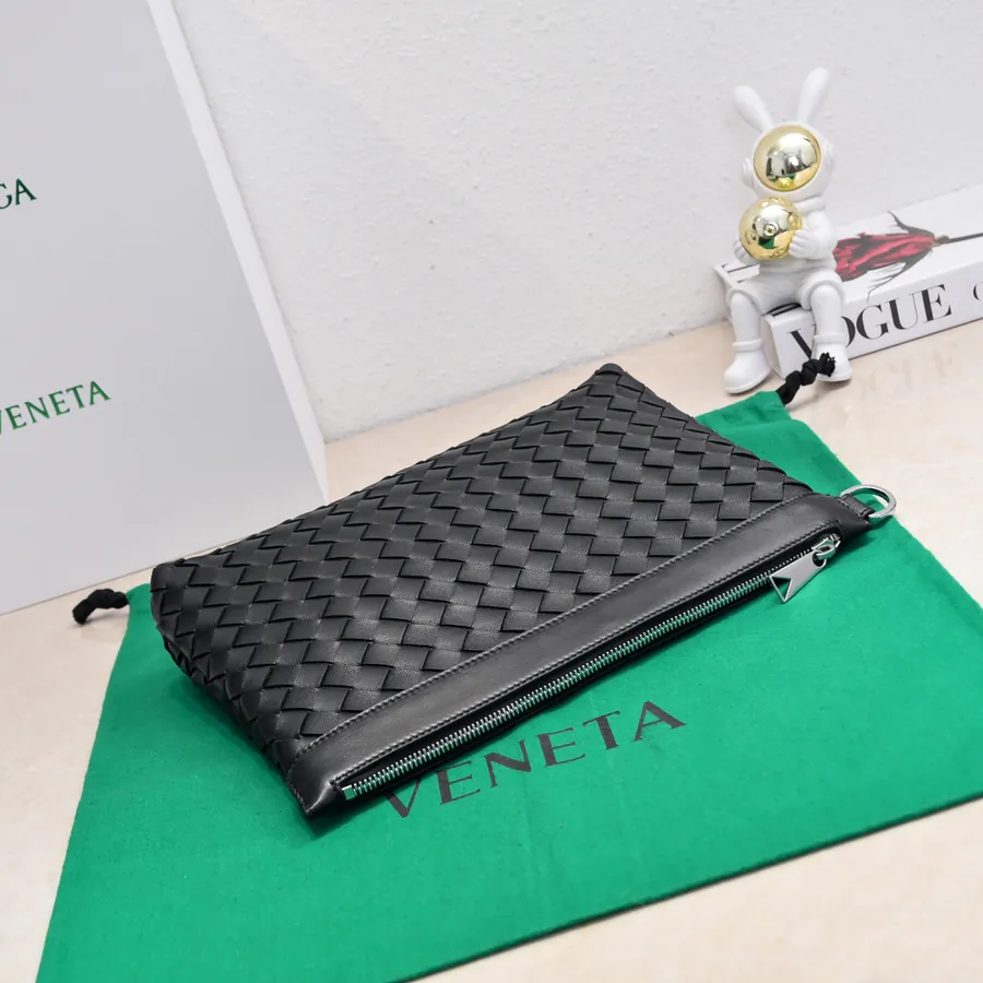 Bottega Veneta Secundo Tote Minimalist Design