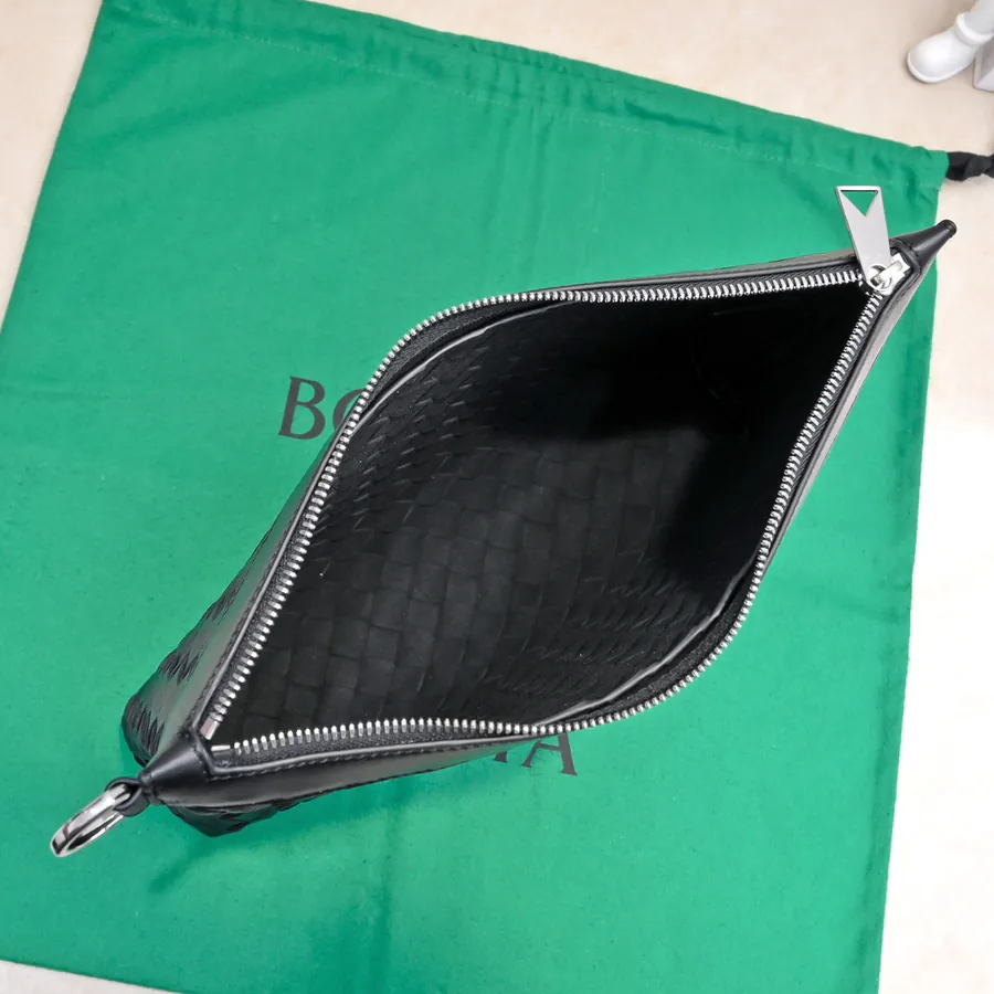 Bottega Veneta Secundo Tote Minimalist Design