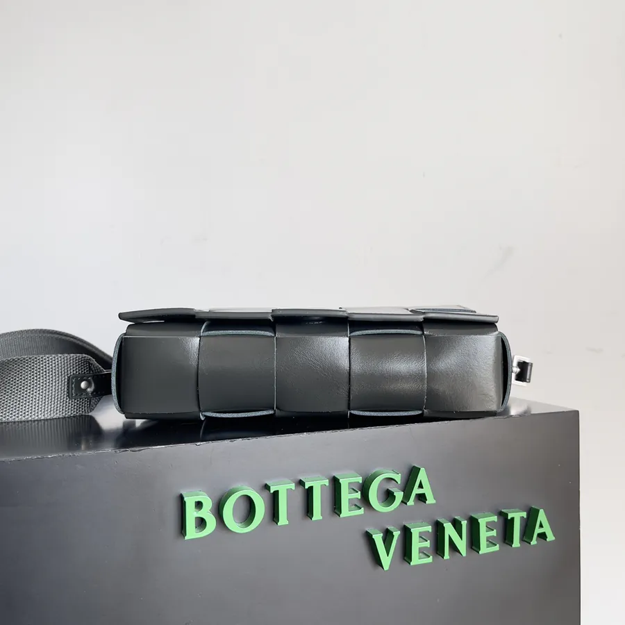 BV Cassette Bag Stylish and Versatile