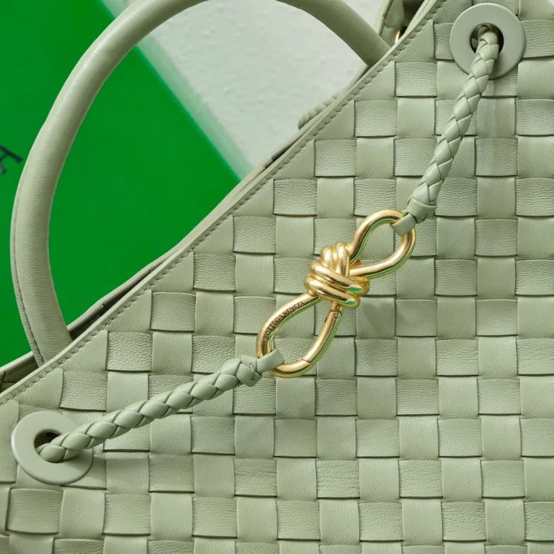 Bottega Veneta 2023 New Andiamo Bucket Bag