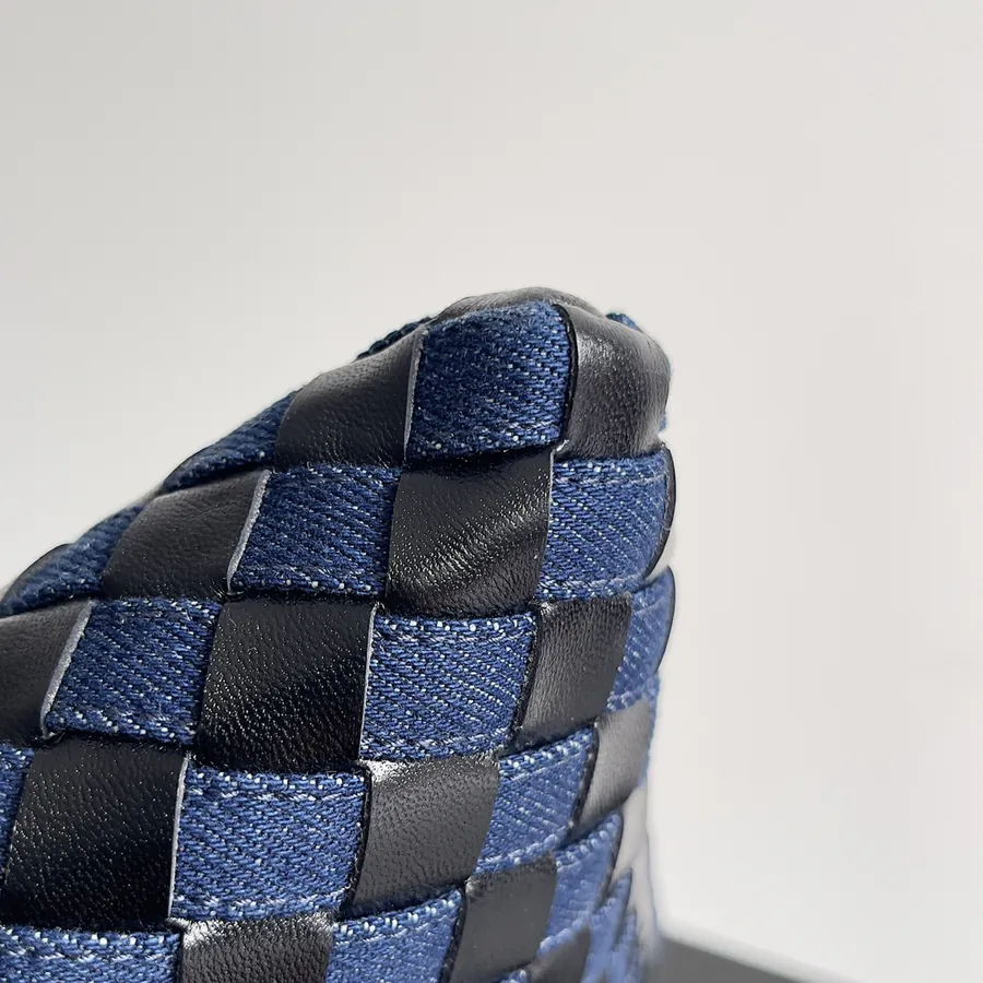 BOTTEGA VENETA New Mini Hop Shoulder Bag