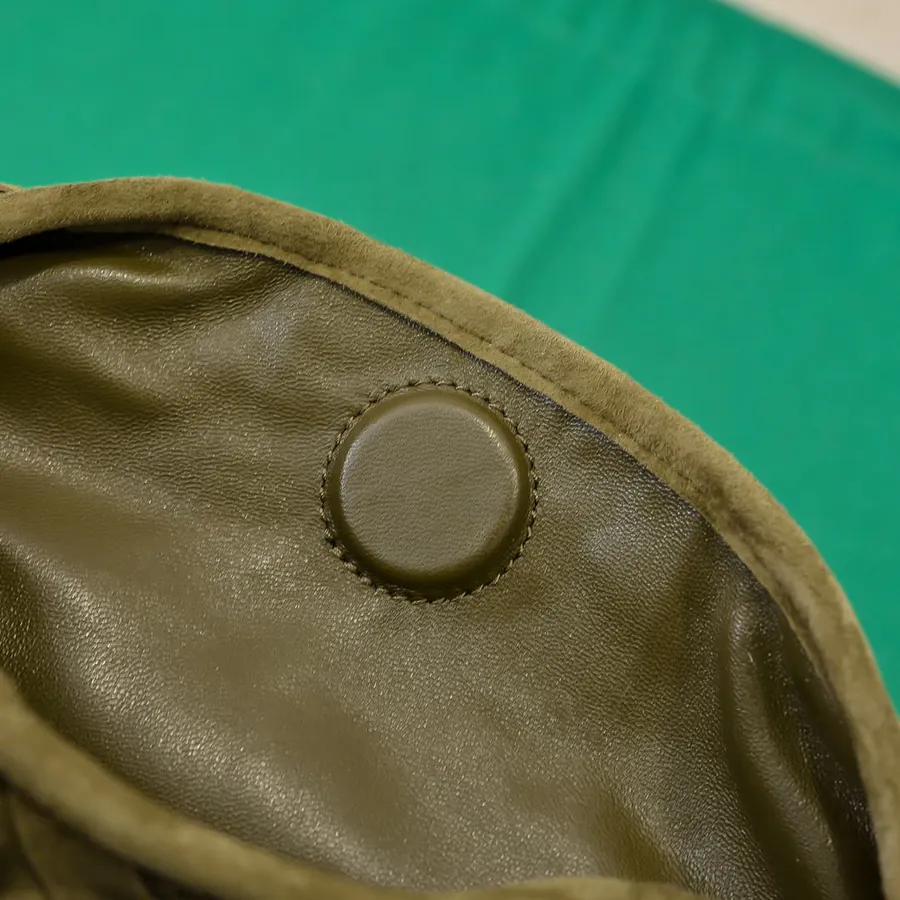 Bv Hop Bag in Medium Size