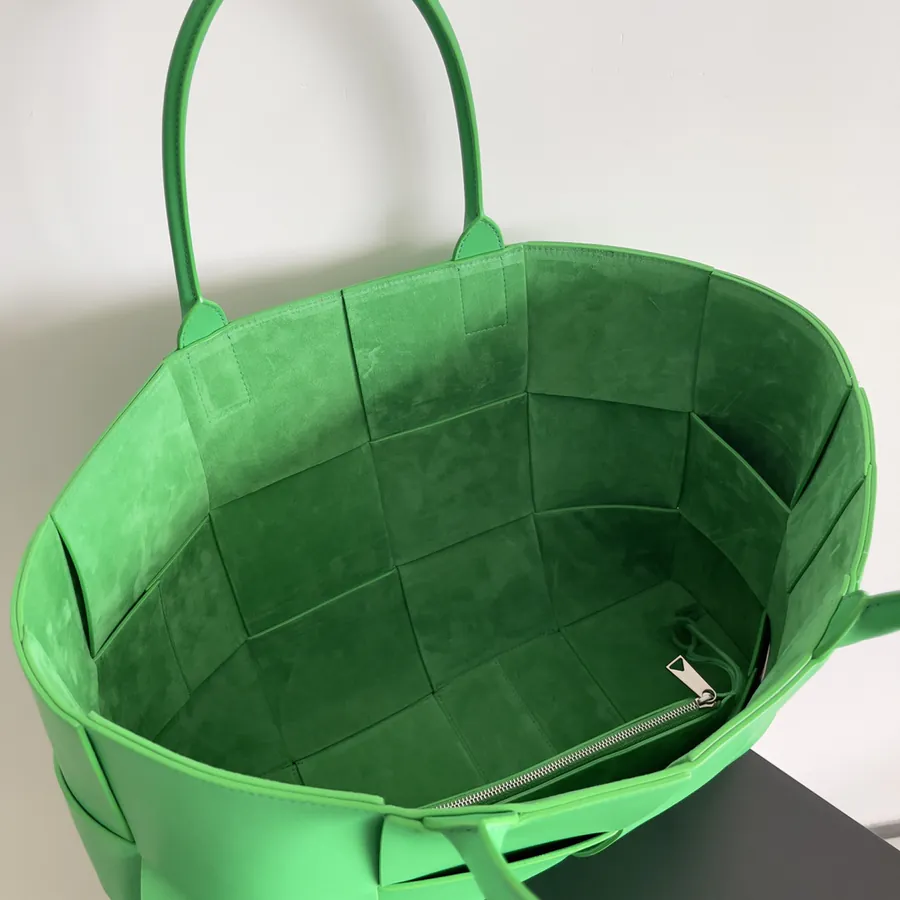 BV Large Tote Bag Stylish and Practical