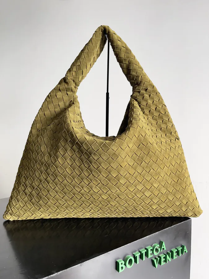 Bottega Veneta Hop Tote Seamless Design, Grained Calfskin