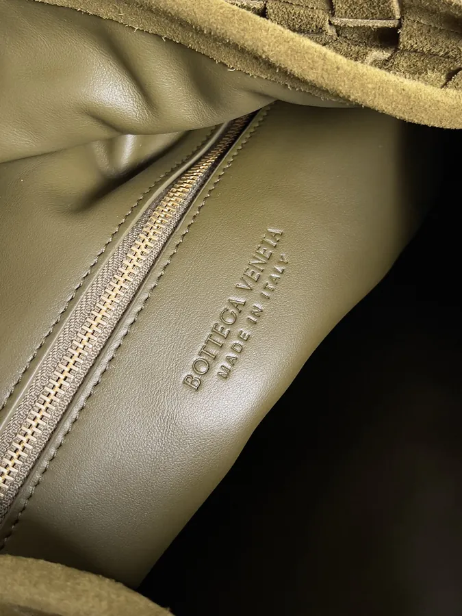 Bottega Veneta Hop Tote Seamless Design, Grained Calfskin