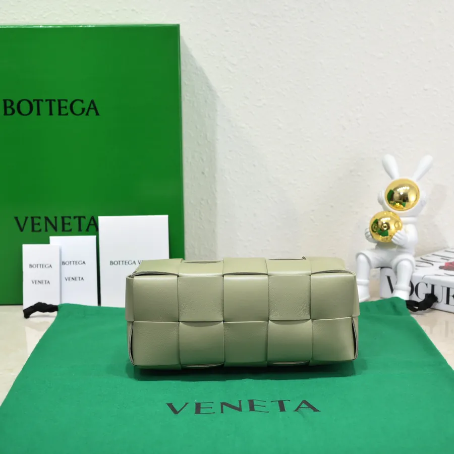 BOTTEGA BRICK CASSETTE Shoulder Bag Compact and Stylish