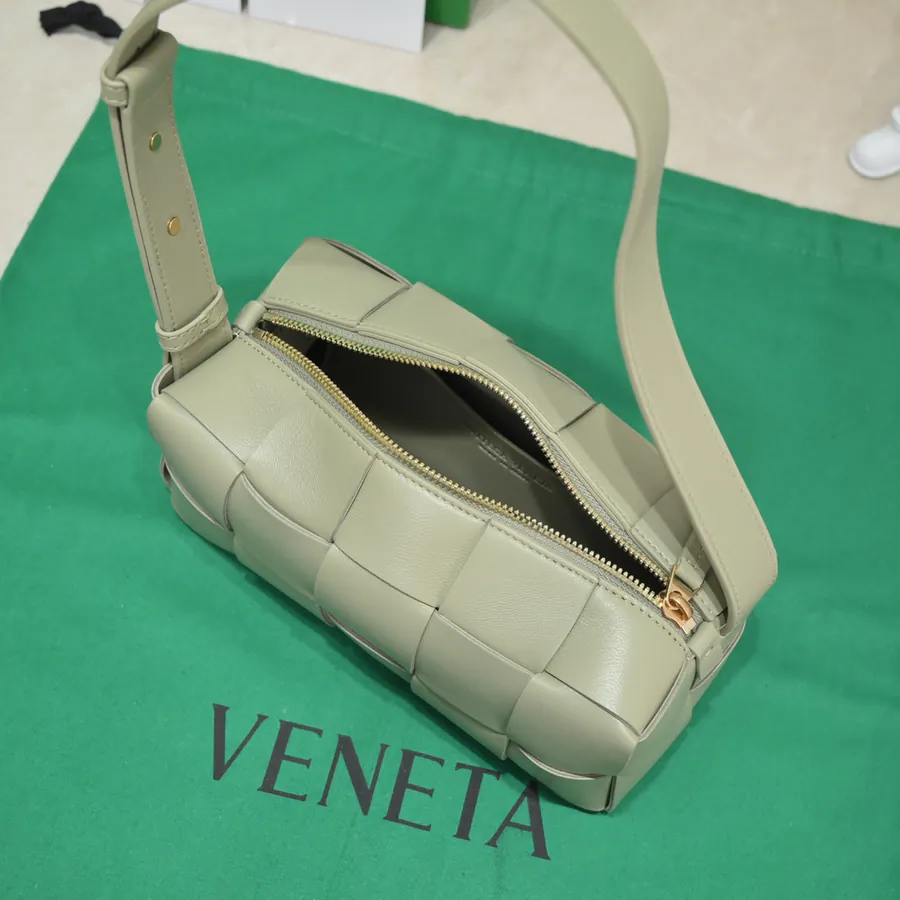 BOTTEGA BRICK CASSETTE Shoulder Bag Compact and Stylish