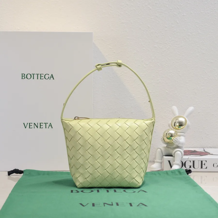 Bottega Veneta Intrecciato Lunch Bag