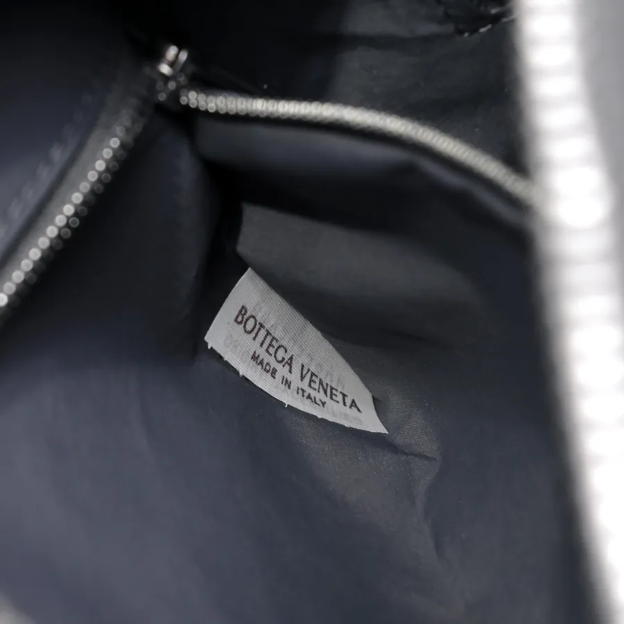 BOTTEGA VENETA 2024 New Intrecciato Classic Washbag