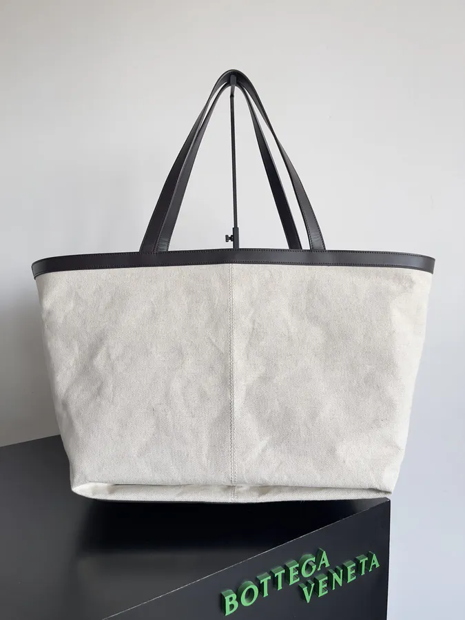 BV 2023 Early Autumn Flip Flap Tote