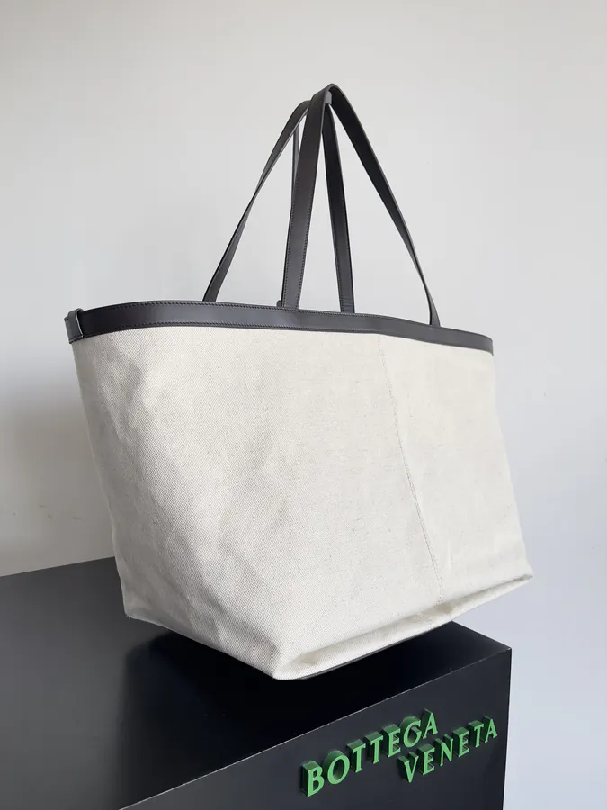 BV 2023 Early Autumn Flip Flap Tote
