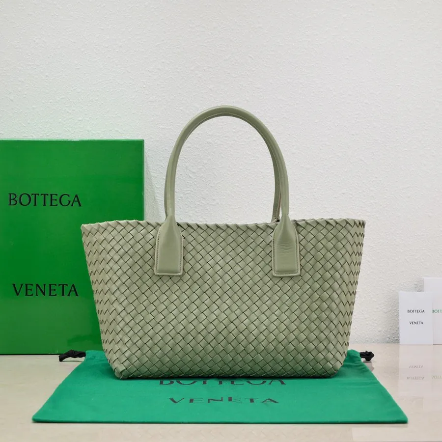 BV Iconic CABAT Bag (Medium 32 Size)