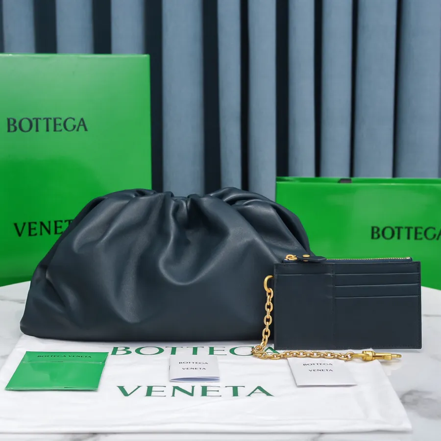 Bottega Veneta Pouch Series Cloud Bag Grained Calfskin