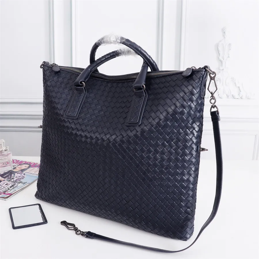 8306 Signature Medium Handbag in Soft Knit Lamb Leather