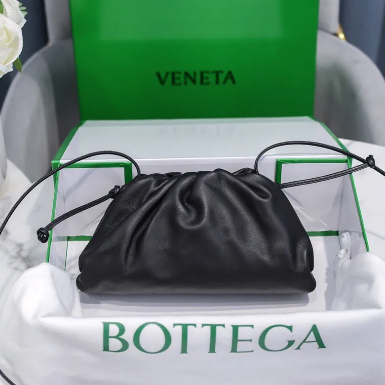Bottega Veneta Pouch Pouch in Grained Calfskin
