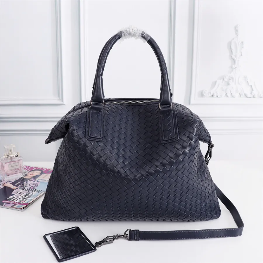 8306 Signature Medium Handbag in Soft Knit Lamb Leather