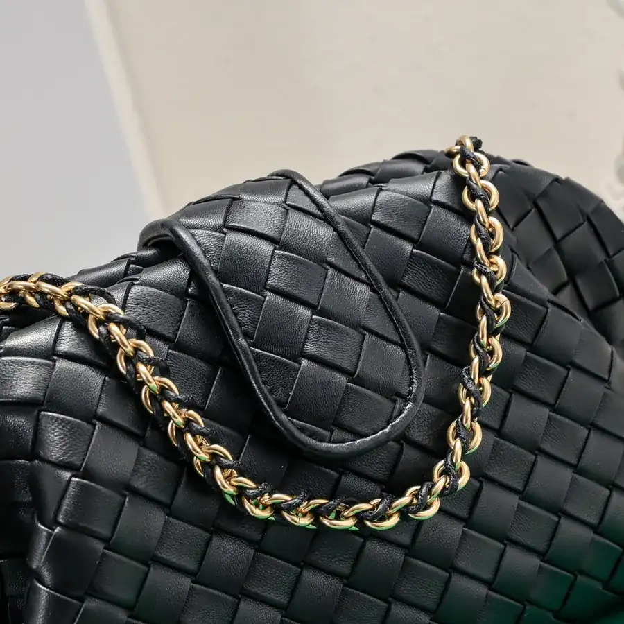 Bottega Venetia Lauren 1980 Bucket Bag