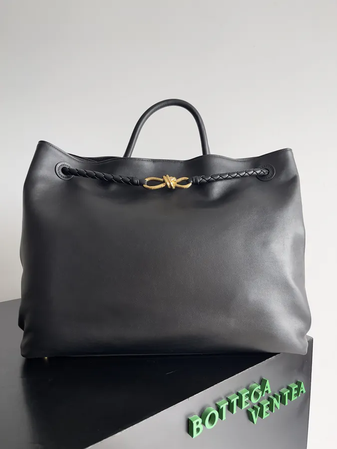 BV Full Leather Andiamo Casual 8 Button Bag