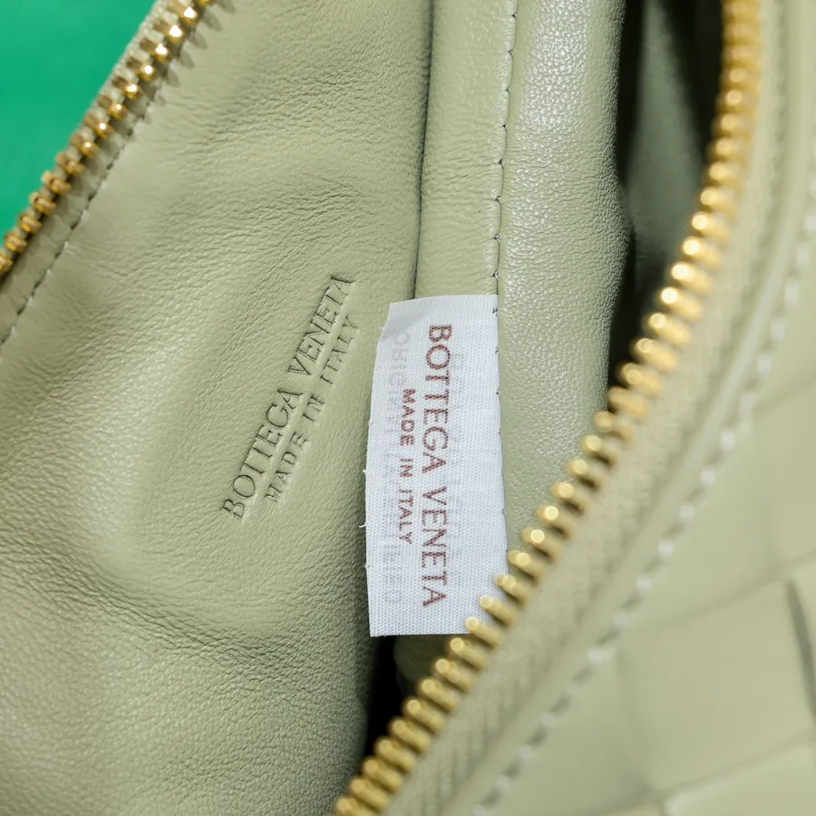 BvWallace Shoulder Lunch Bag Intrecciato Crafted, Happa Lamb Leather