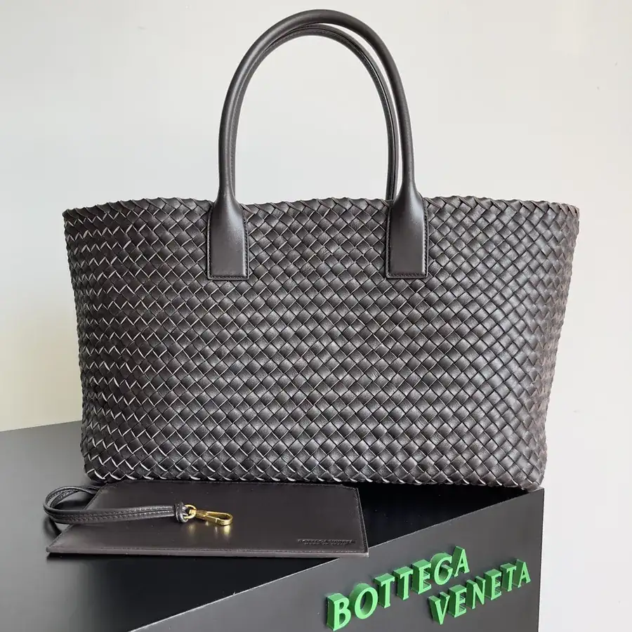 Bottega Veneta Cabat Classic Large