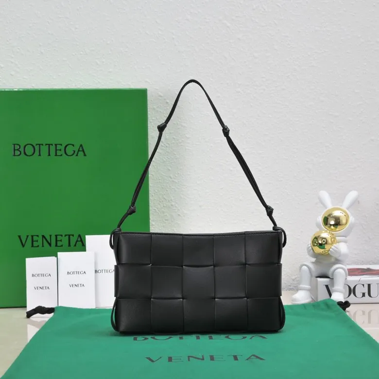 BV 2023 Cassette Strap Crossbody Bag