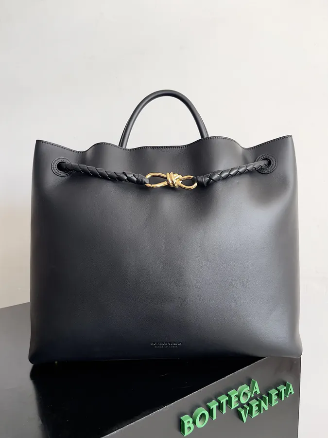 BV Full Leather Andiamo Casual 8 Button Bag