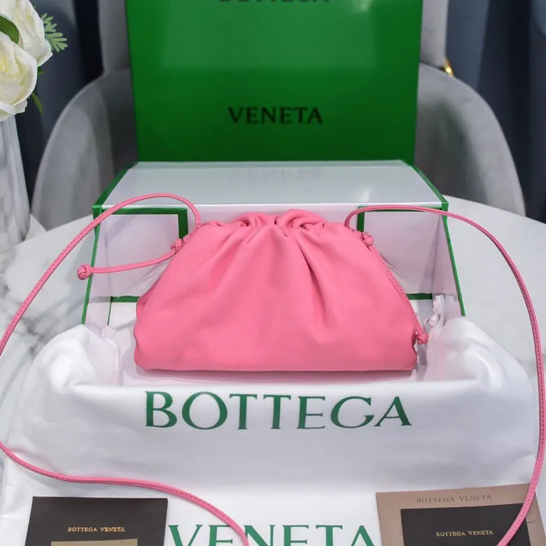 Bottega Veneta Pouch Pouch in Soft Grained Calfskin