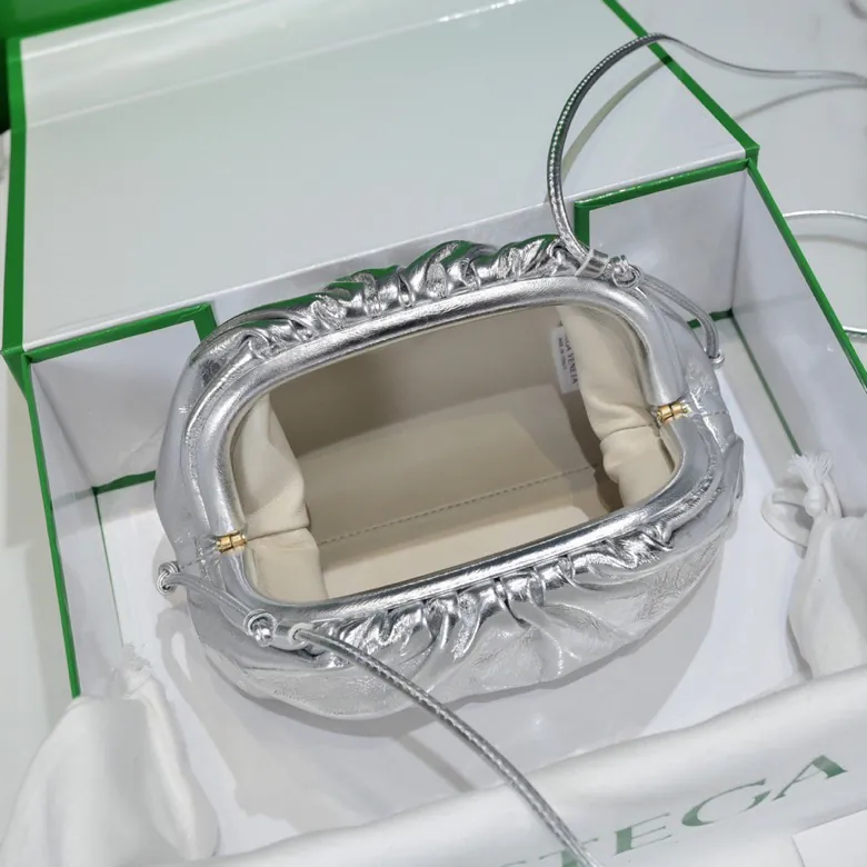 The Pouch Flash Silver Cloud Bag