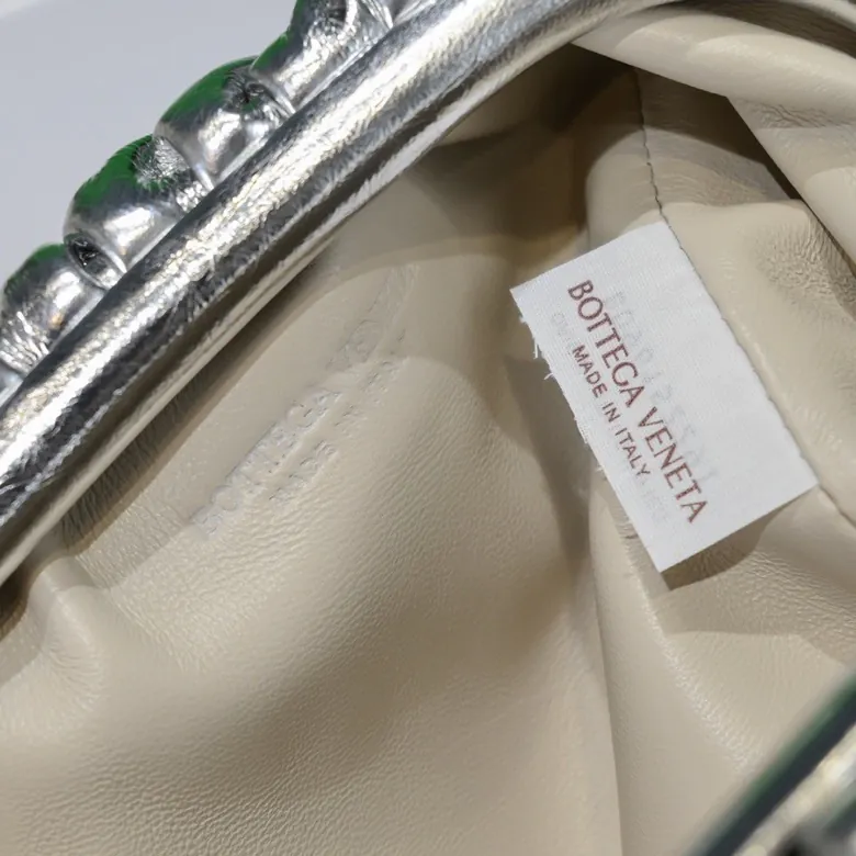 The Pouch Flash Silver Cloud Bag