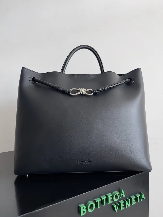 BV Full Leather Andiamo Casual 8 Button Bag