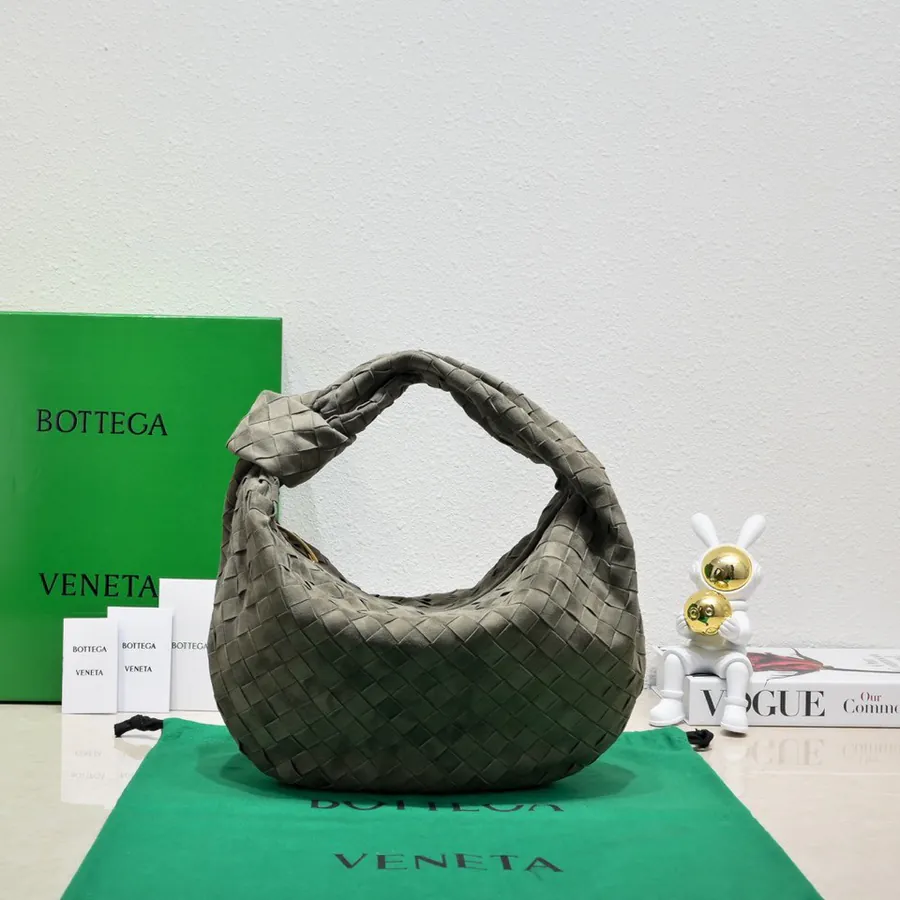 Jodie Bucket Bag in Medium Size