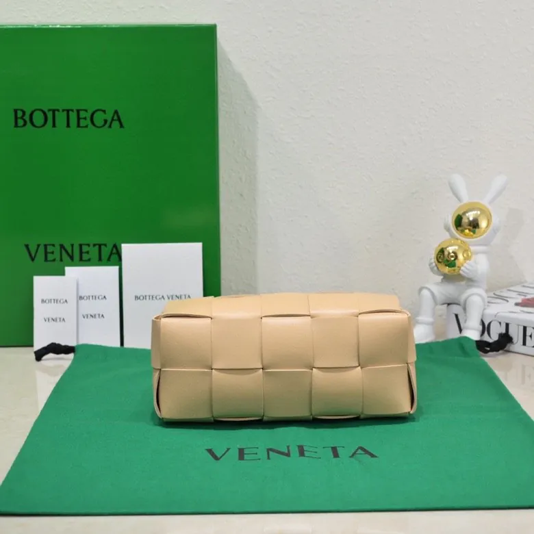 BOTTEGA BRICK CASSETTE Shoulder Bag Compact and Stylish