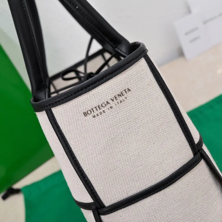 B Family New Arrival Arco Tote