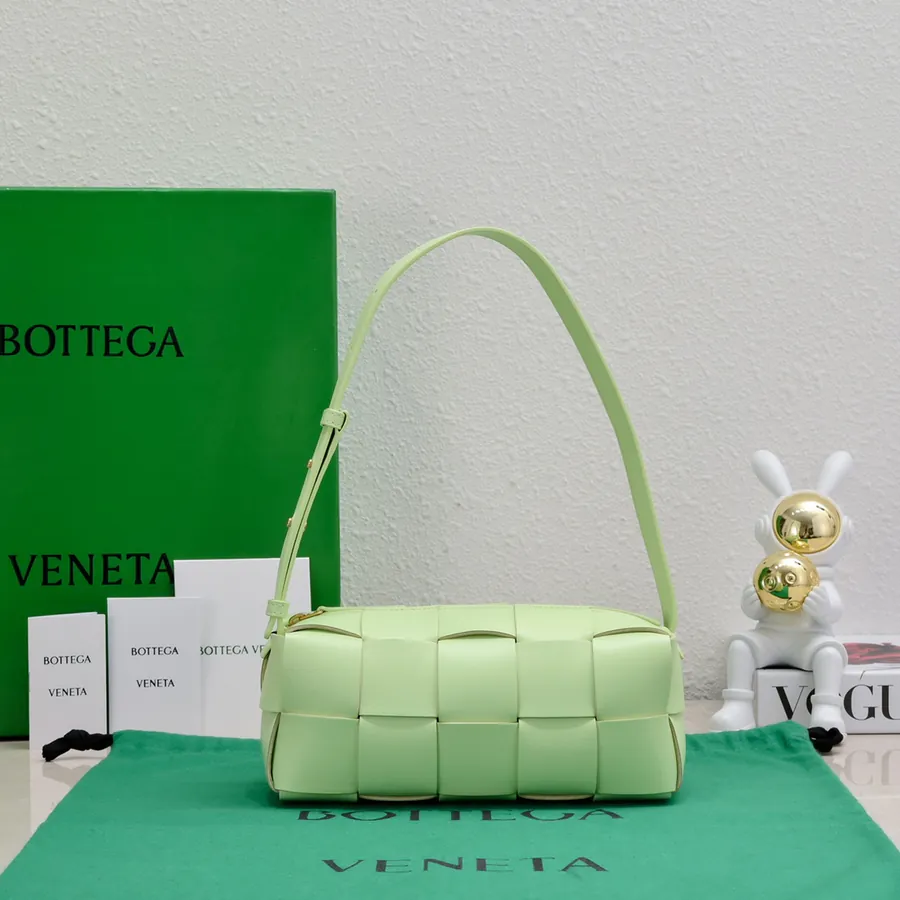 BOTTEGA BRICK CASSETTE Shoulder Bag Compact and Stylish