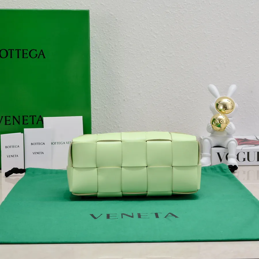 BOTTEGA BRICK CASSETTE Shoulder Bag Compact and Stylish