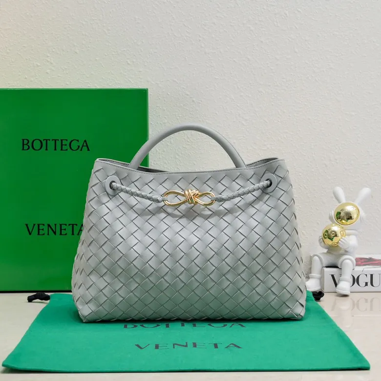 Bottega Veneta 2023 New Andiamo Bucket Bag