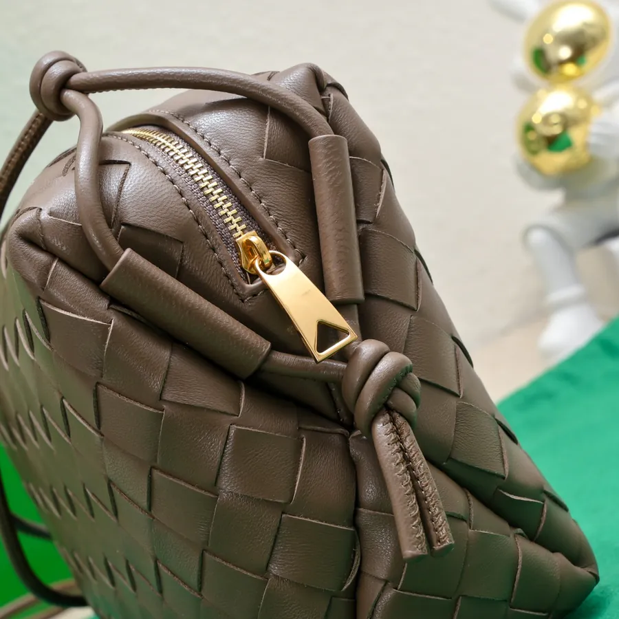 B Home New Arrival Classic Woven Design Bucket Bag