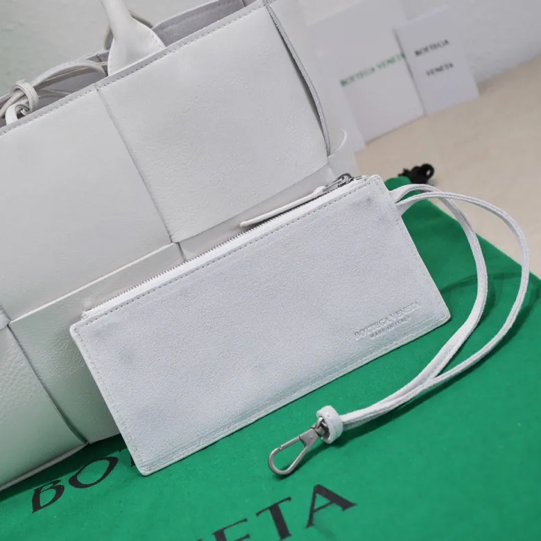 Arco Tote in Grained Calfskin, SLIP Handbag with Side Logo