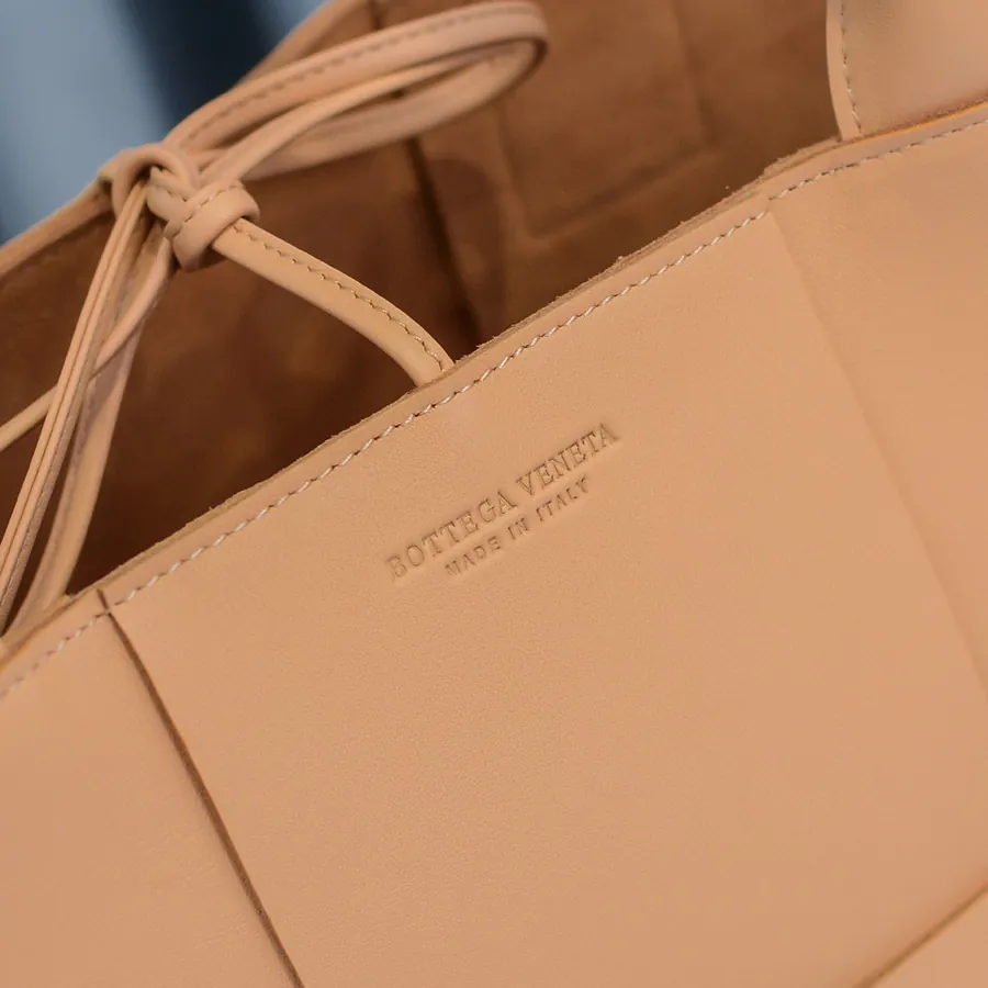 Arco Tote Bag Medium Size, Spring Slip Tote with Grained Calfskin