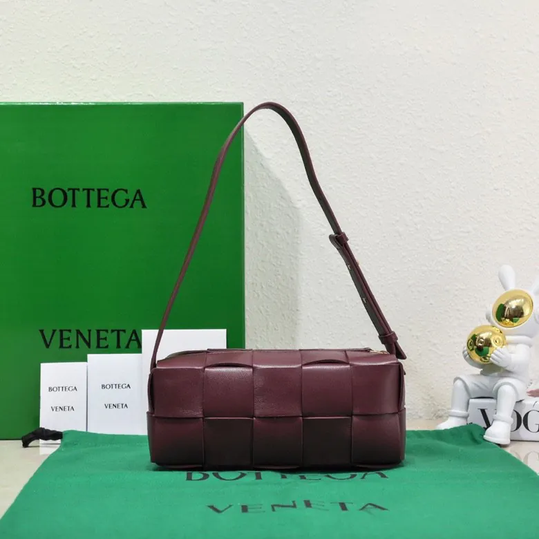 BOTTEGA BRICK CASSETTE Shoulder Bag Compact and Stylish