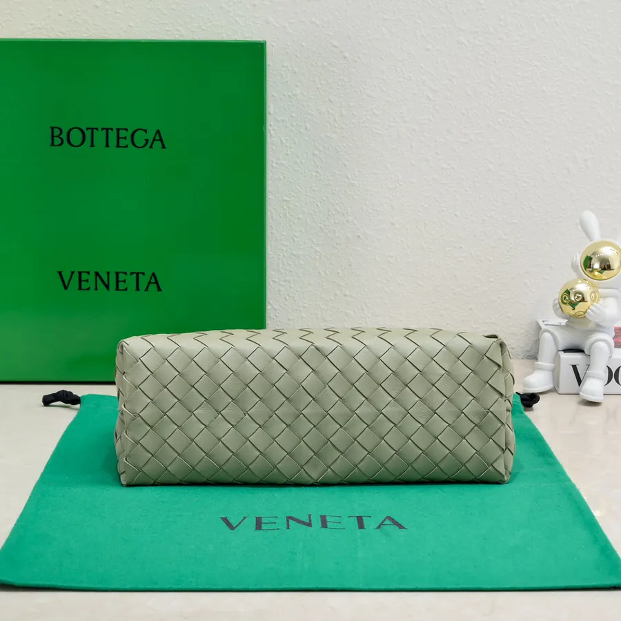 Bottega Veneta Andiamo Handbag Classic Leather Weave with Gold Tassel