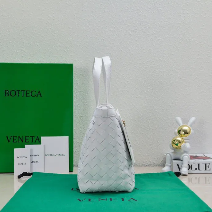 Bv 2023 New Flip Flap Tote Bag